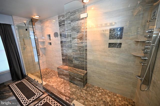 7729 CASTLE ROCK DR, Clinton, MD 20735