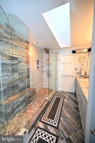 7729 CASTLE ROCK DR, Clinton, MD 20735