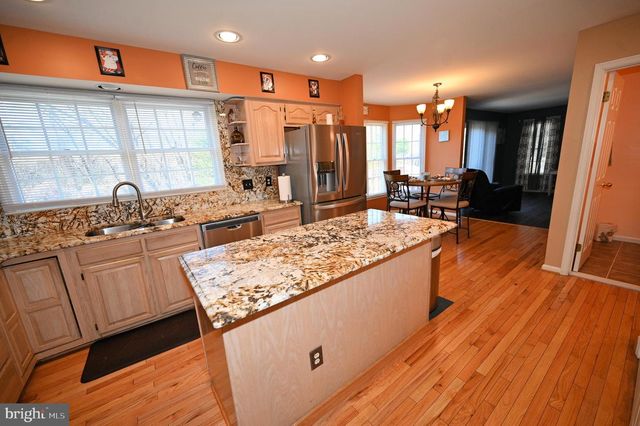 7729 CASTLE ROCK DR, Clinton, MD 20735