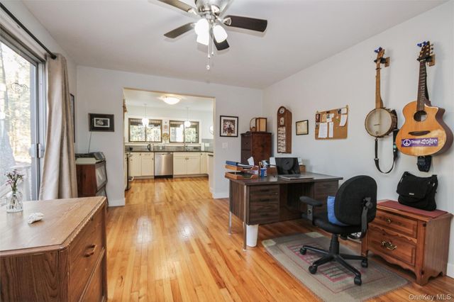 5 Van Court, Hyde Park, NY 12538