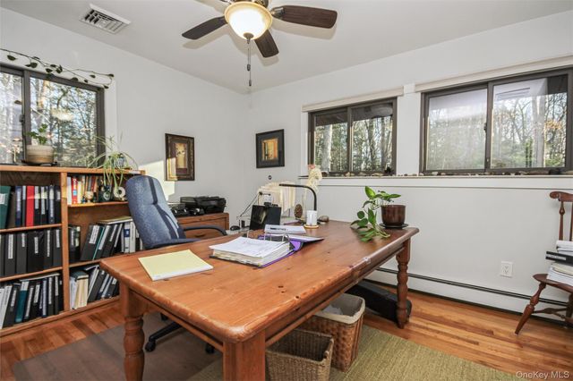 5 Van Court, Hyde Park, NY 12538