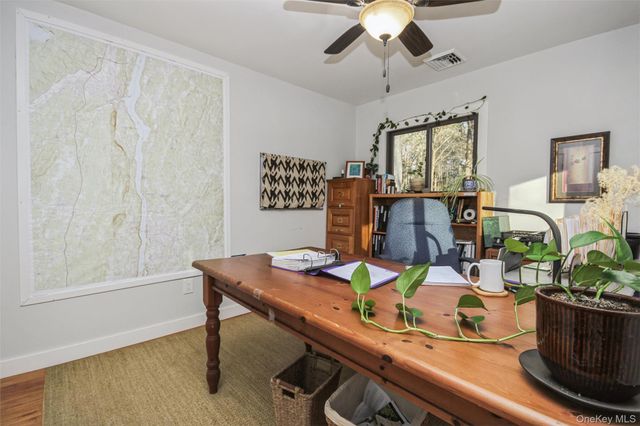 5 Van Court, Hyde Park, NY 12538