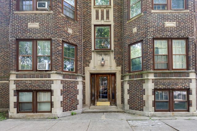 6455 N Bell Avenue 2, Chicago, IL 60645