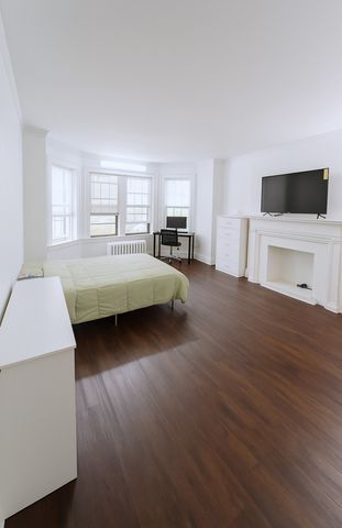 6455 N Bell Avenue 2, Chicago, IL 60645