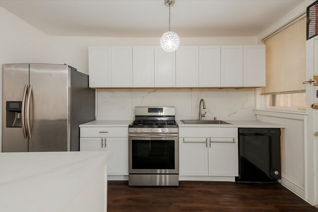 6455 N Bell Avenue 2, Chicago, IL 60645