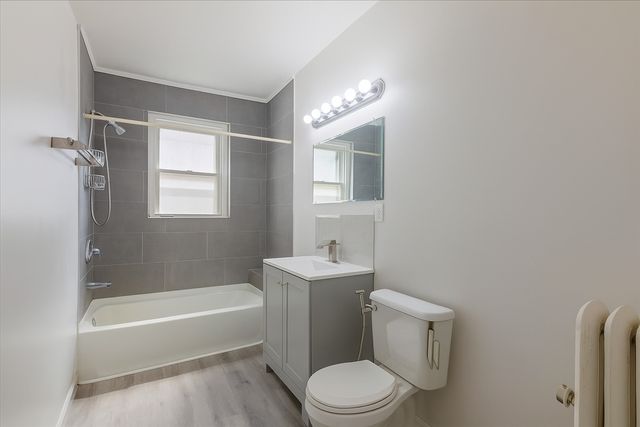 6455 N Bell Avenue 2, Chicago, IL 60645
