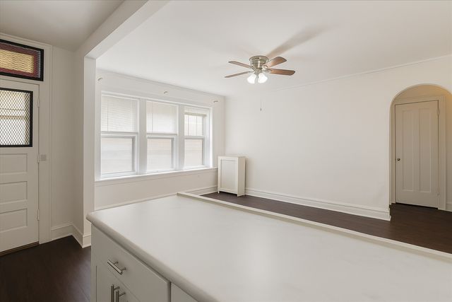 6455 N Bell Avenue 2, Chicago, IL 60645