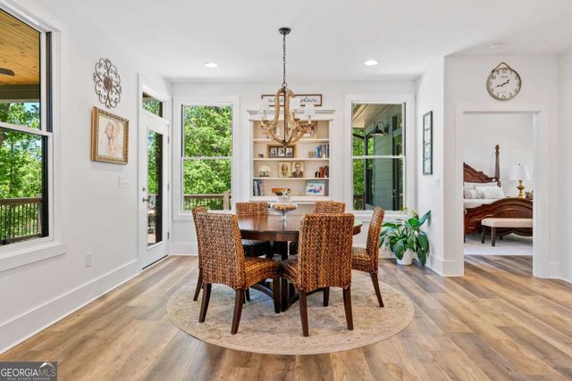 77 N Shore Drive, Cleveland, GA 30528