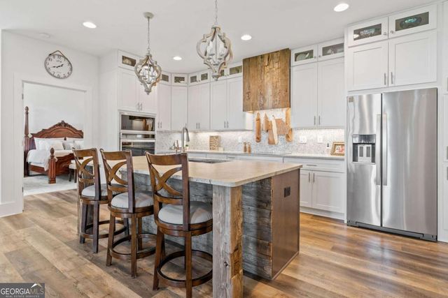 77 N Shore Drive, Cleveland, GA 30528