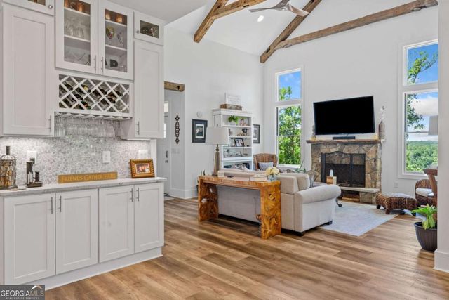 77 N Shore Drive, Cleveland, GA 30528