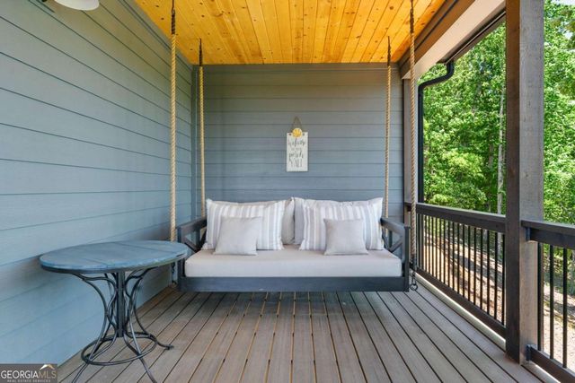 77 N Shore Drive, Cleveland, GA 30528