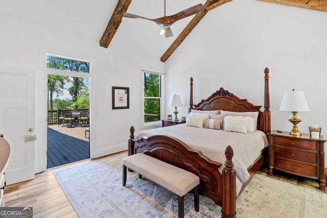 77 N Shore Drive, Cleveland, GA 30528