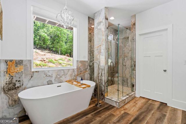 77 N Shore Drive, Cleveland, GA 30528