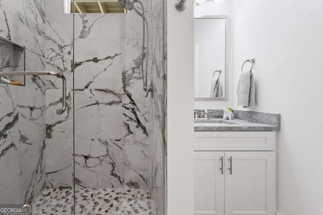 77 N Shore Drive, Cleveland, GA 30528