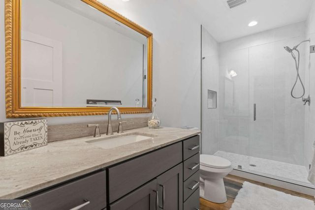 77 N Shore Drive, Cleveland, GA 30528