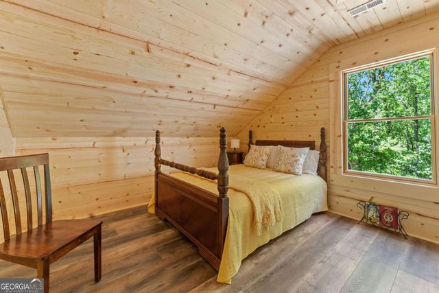 77 N Shore Drive, Cleveland, GA 30528