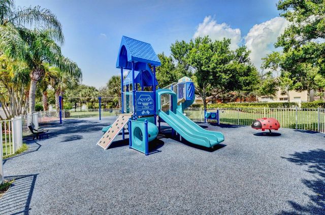 5049 Sancerre Circle, Lake Worth, FL 33463