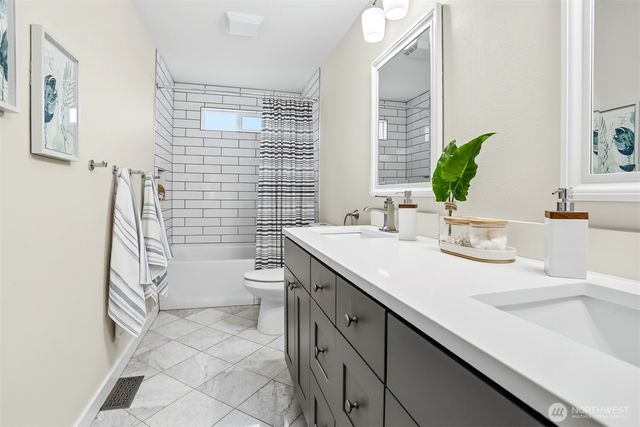 9652 42nd Avenue NE, Seattle, WA 98115