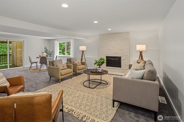 9652 42nd Avenue NE, Seattle, WA 98115