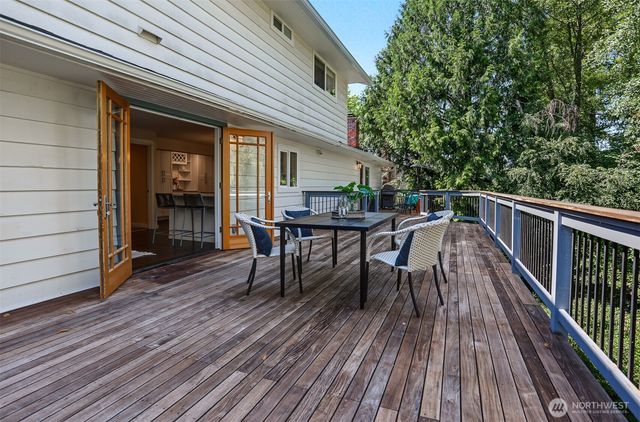9652 42nd Avenue NE, Seattle, WA 98115