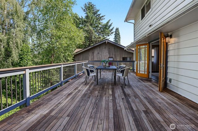 9652 42nd Avenue NE, Seattle, WA 98115