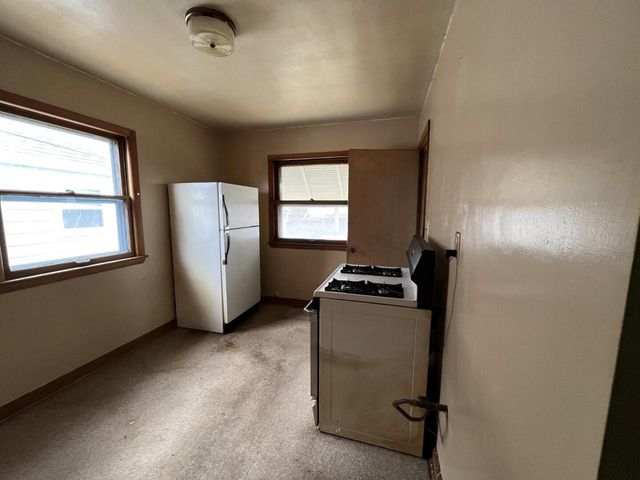 433 S 91st PLACE, Milwaukee, WI 53214