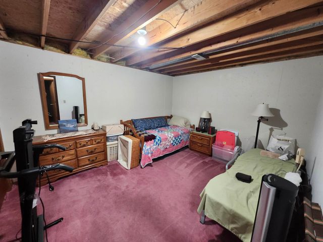 909 E 52nd St S, Wichita, KS 67216