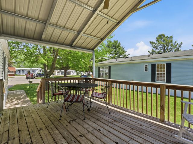 166 Aspen Street NE, Cedar Springs, MI 49319