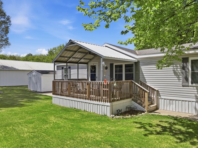 166 Aspen Street NE, Cedar Springs, MI 49319