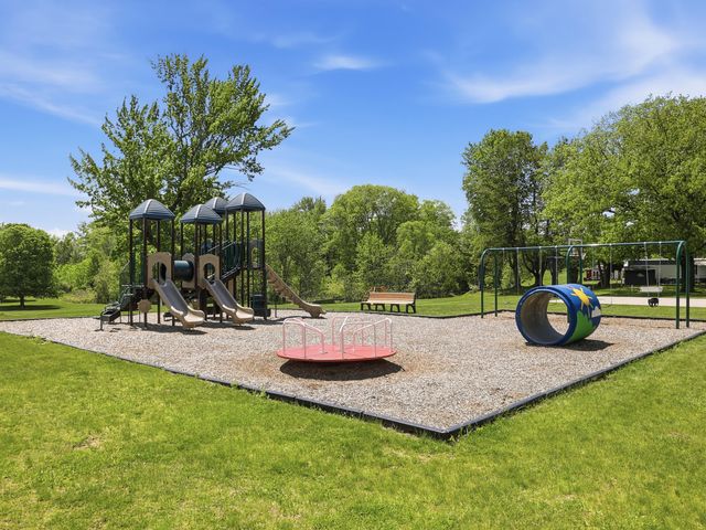 166 Aspen Street NE, Cedar Springs, MI 49319