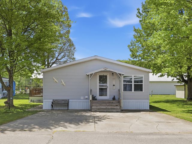 166 Aspen Street NE, Cedar Springs, MI 49319