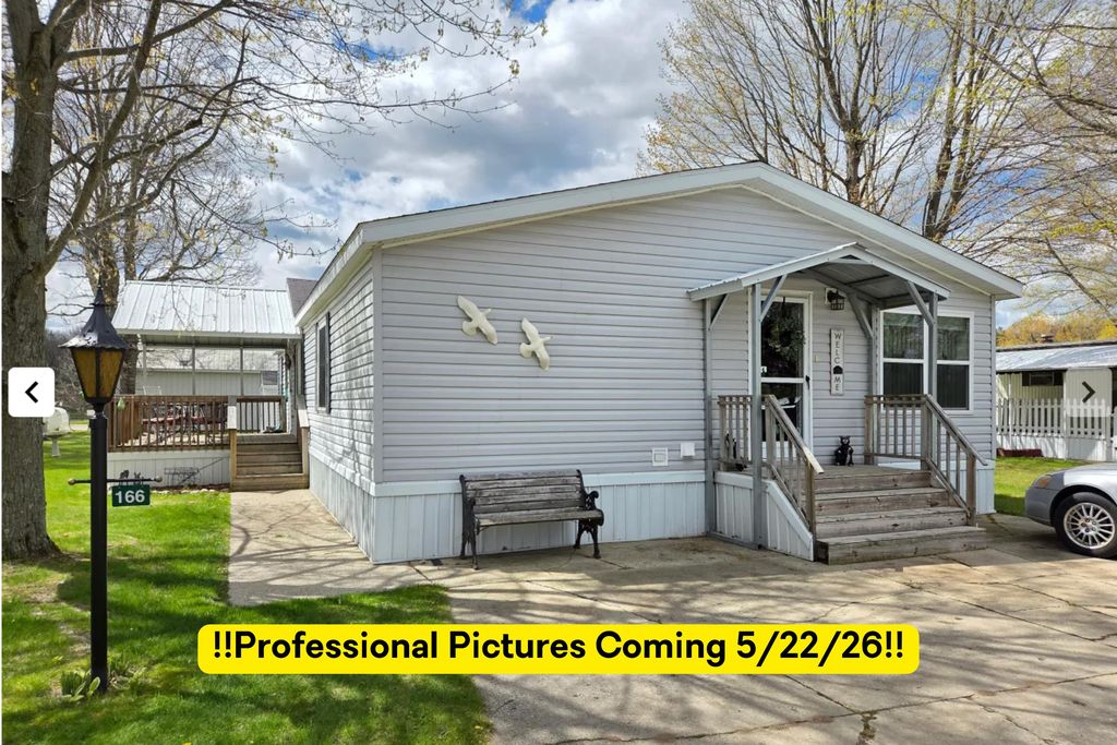 166 Aspen Street NE, Cedar Springs, MI 49319