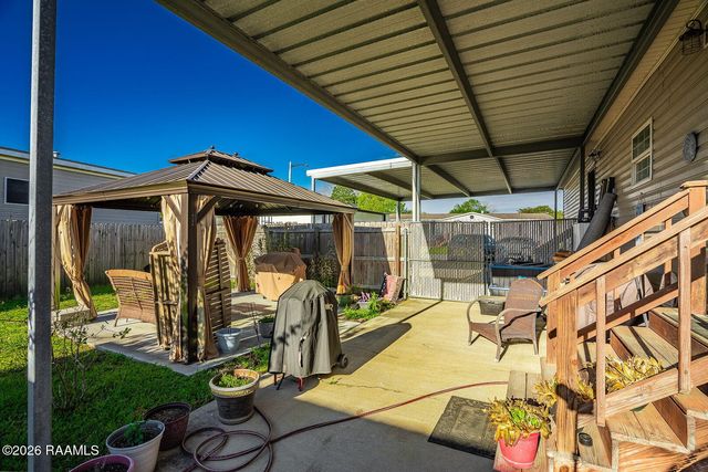 305 Breezy Lane, Youngsville, LA 70592