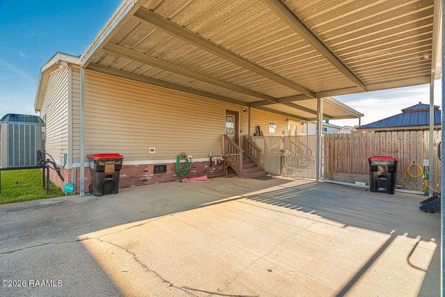 305 Breezy Lane, Youngsville, LA 70592