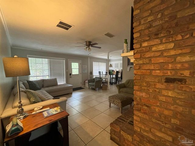 1080 Farmington, Pensacola, FL 32504