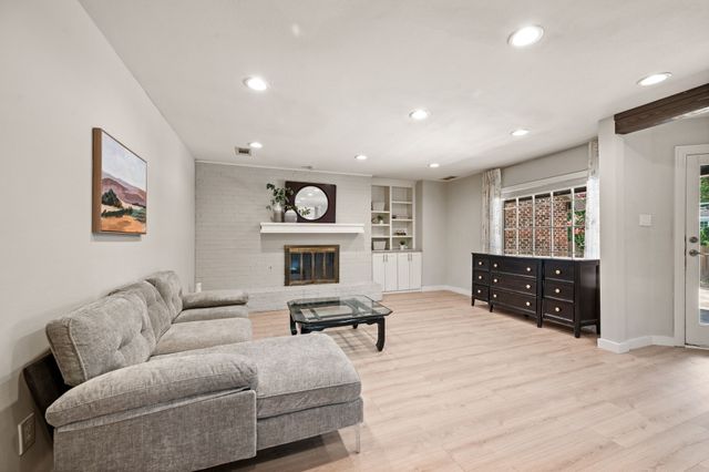 2214 Wilson Drive, Arlington, TX 76011