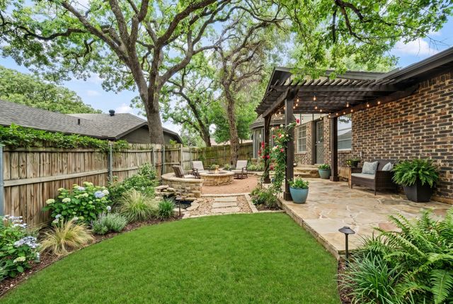 2214 Wilson Drive, Arlington, TX 76011