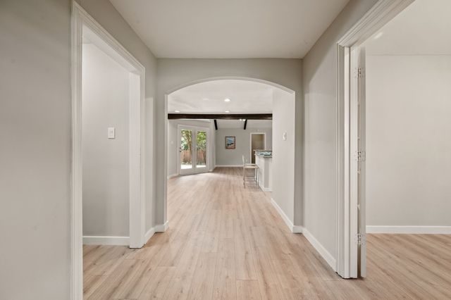 2214 Wilson Drive, Arlington, TX 76011