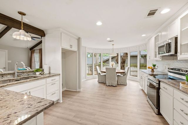 2214 Wilson Drive, Arlington, TX 76011