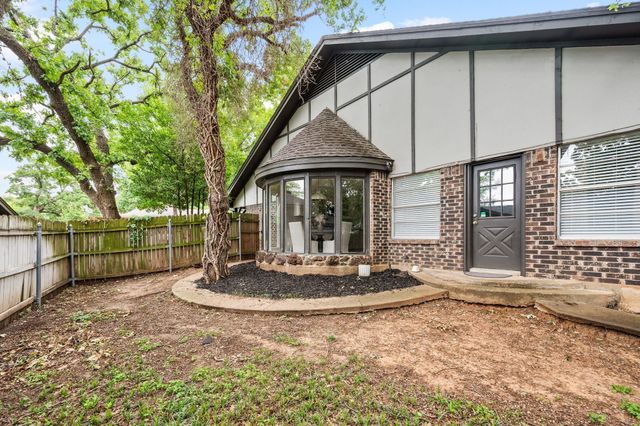 2214 Wilson Drive, Arlington, TX 76011