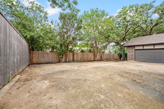 2214 Wilson Drive, Arlington, TX 76011
