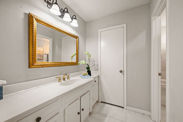 2214 Wilson Drive, Arlington, TX 76011