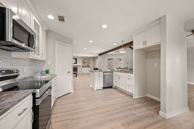 2214 Wilson Drive, Arlington, TX 76011