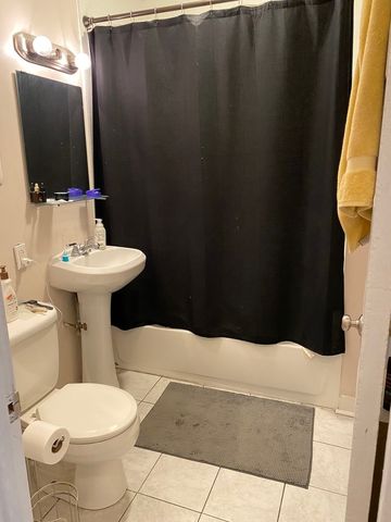 3926 W Byron Street 1, Chicago, IL 60618