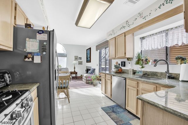 22 Faesch Ct 22, Rockaway Twp., NJ 07866