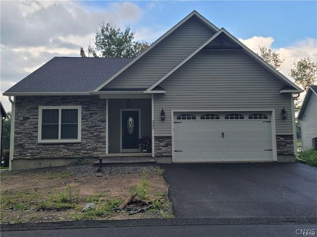 8835 NWR Gaskin Road, Clay, NY 13041