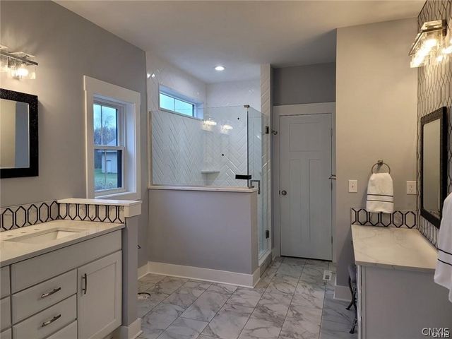 8835 NWR Gaskin Road, Clay, NY 13041