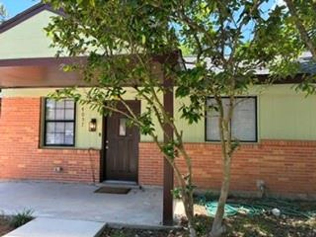 4057 Gaylark Road N, Mobile, AL 36609