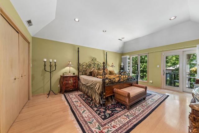304 Apple River Drive, Naperville, IL 60565
