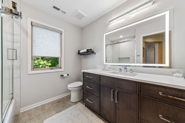 304 Apple River Drive, Naperville, IL 60565